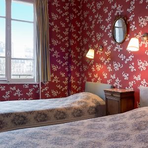 Twin Room view on Notre-Dame